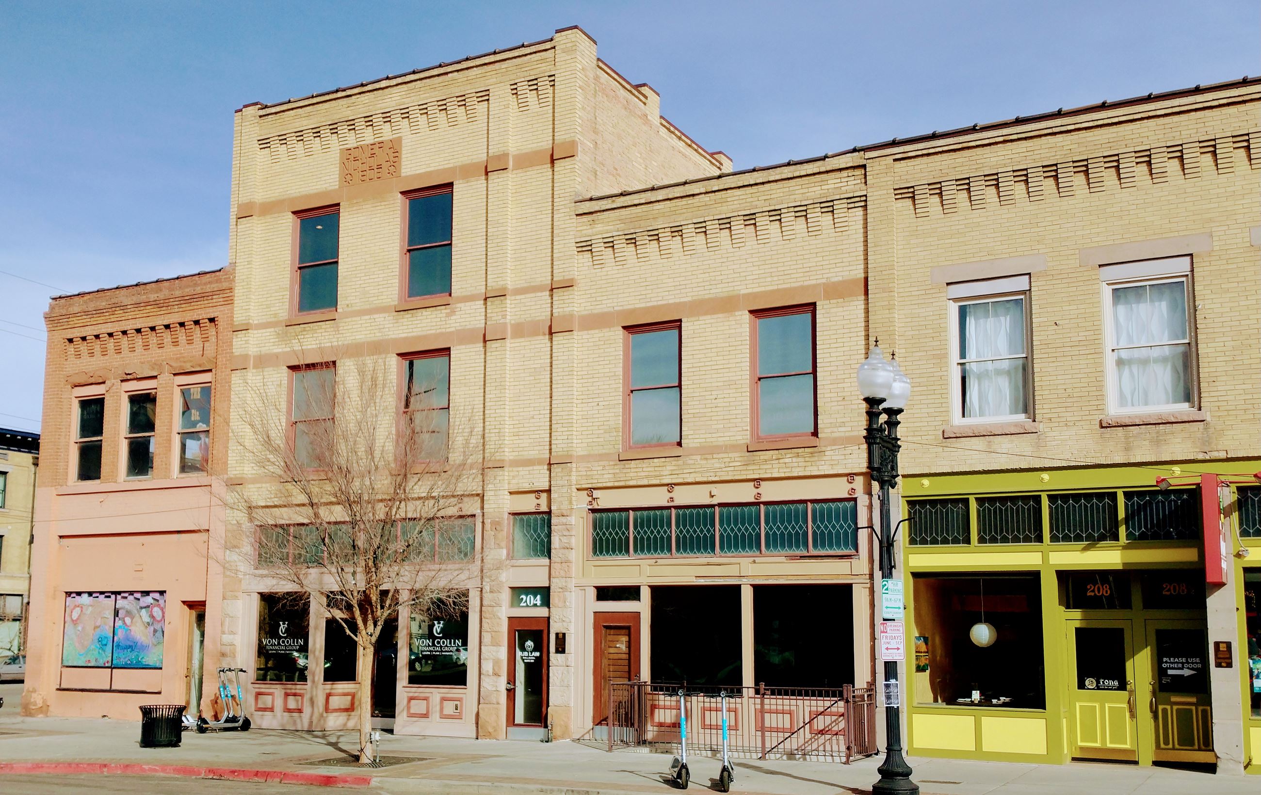 030322LuckySlicehistoric25th